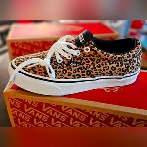 NEW VANS DOHENY CHEETAH PRINT SIZE 5 WOMEN/ 3 KIDS